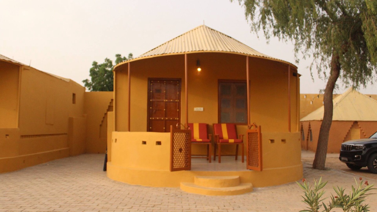 Kanoi Cottage | Dune safari camp & resort