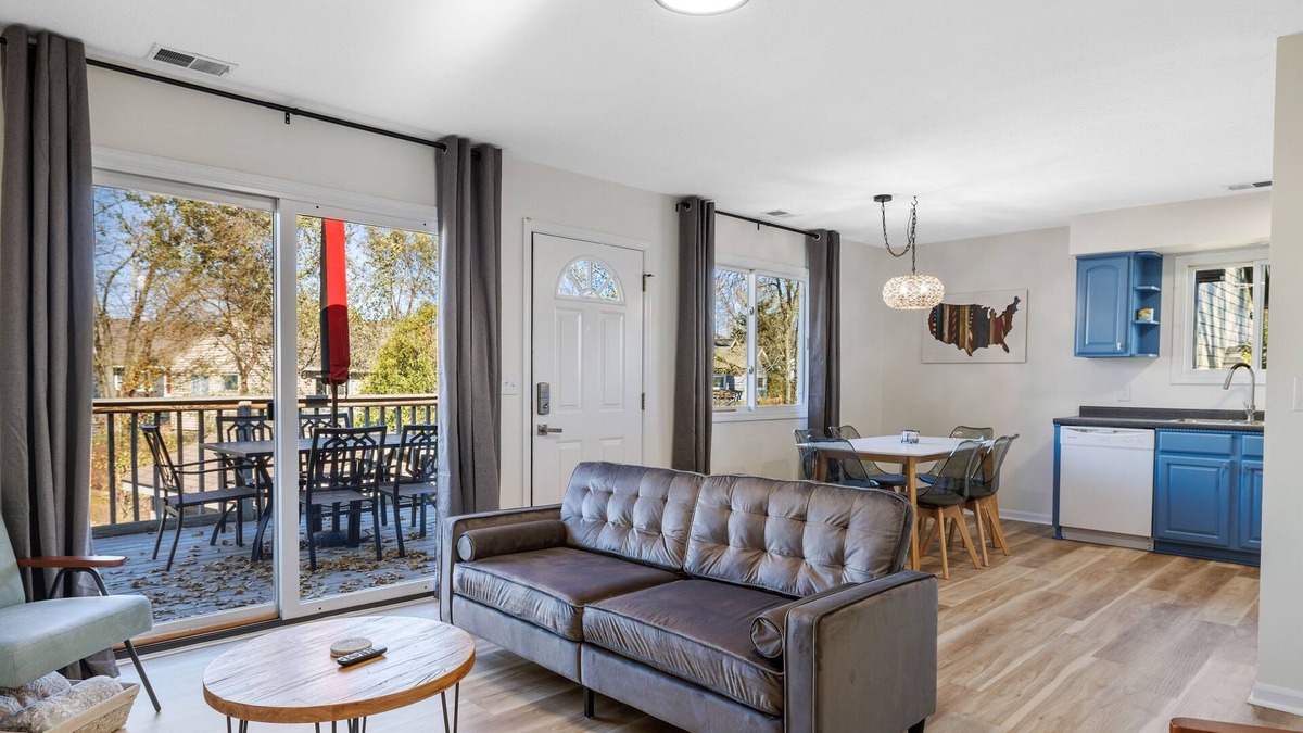 Michigan City Apartment | Dune Sky is a 2 Bedroom/2 Full Bath upper level duplex unit just a 2 minute walk to Lake Michigan