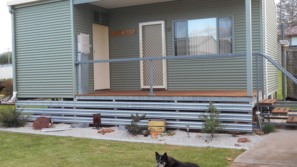 Dunedoo Cabin | Dunedoo - Caddy Shack