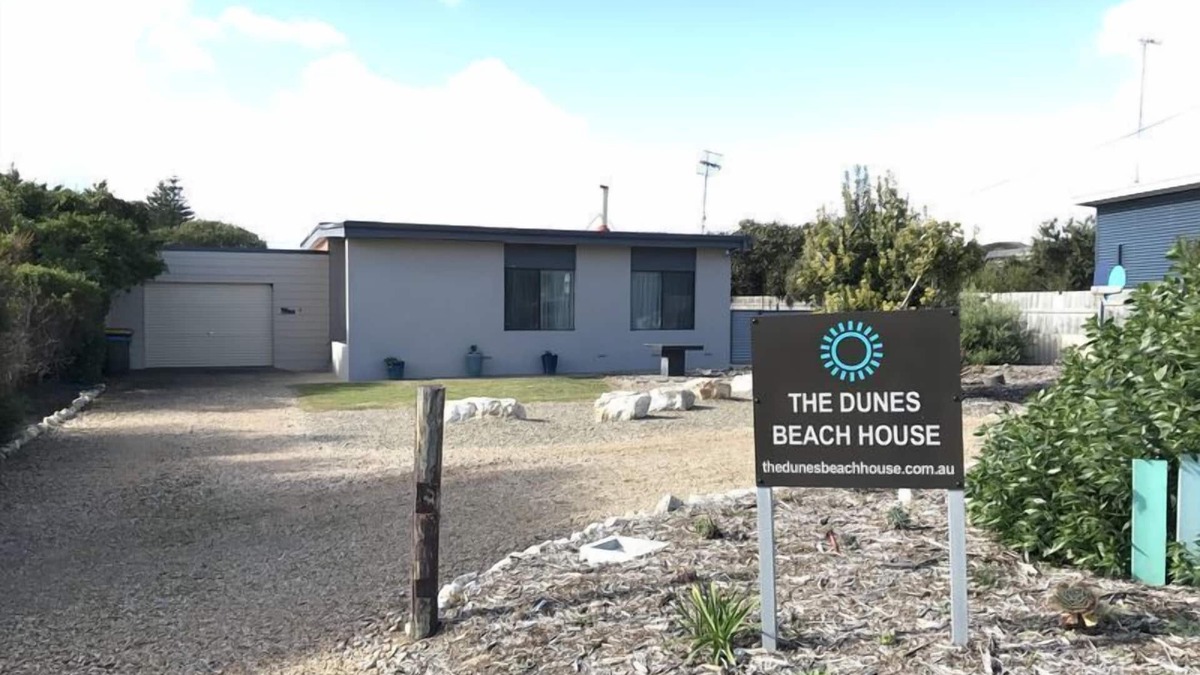 Goolwa Beach House | Dunes Beach House Goolwa Beach