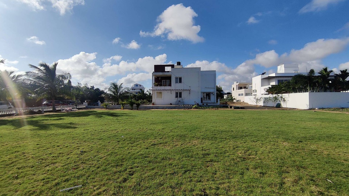 Cheyyur Villa | Dunes by coastclub : Lawn Group Games + Beach Views