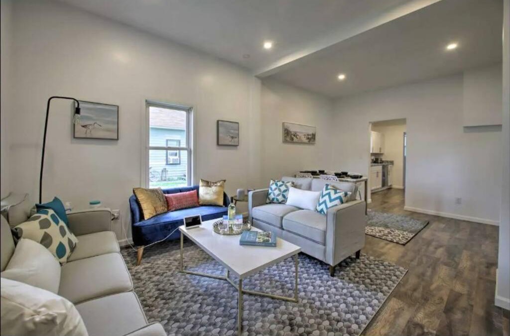 Chesterton House | Dunes Home 3 Bedroom I 2 Baths I 2 Living rooms