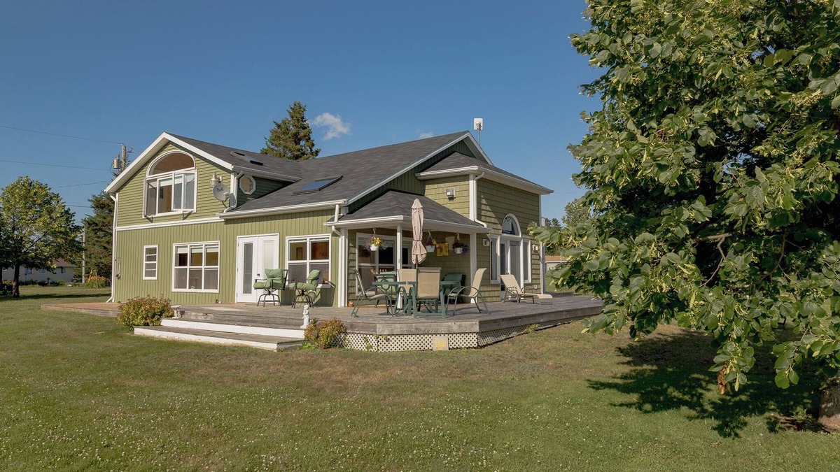 Chelton House | Dunes Lane Vacation Rental