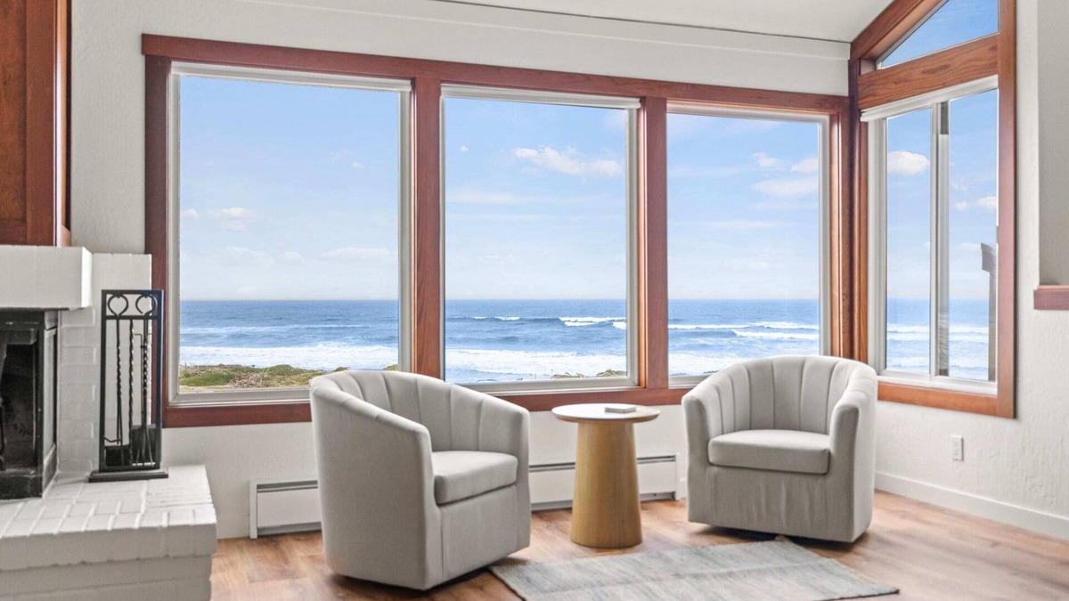 Castroville House | Dunes Sea Haven: Ocean Front 3br 3ba