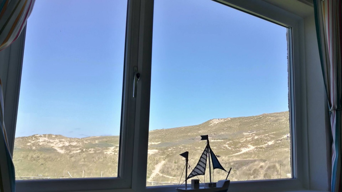Perranporth Apartment | Dunes View - Perranporth - Beachside Holiday Apartment. Family and pet friendly