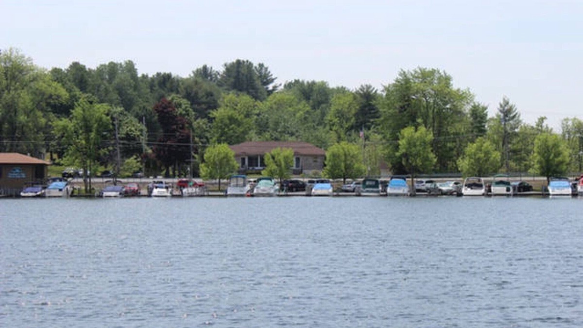 Lake George Apartment | Dunham's Lakeside Apartment