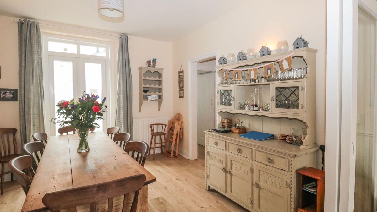 Teignmouth Cottage | DUNHOLME HOUSE, pet friendly, character holiday cottage in Teignmouth