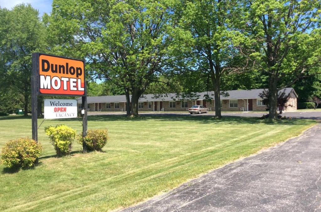 Ashfield-Colborne-Wawanosh Hotel | Dunlop Motel