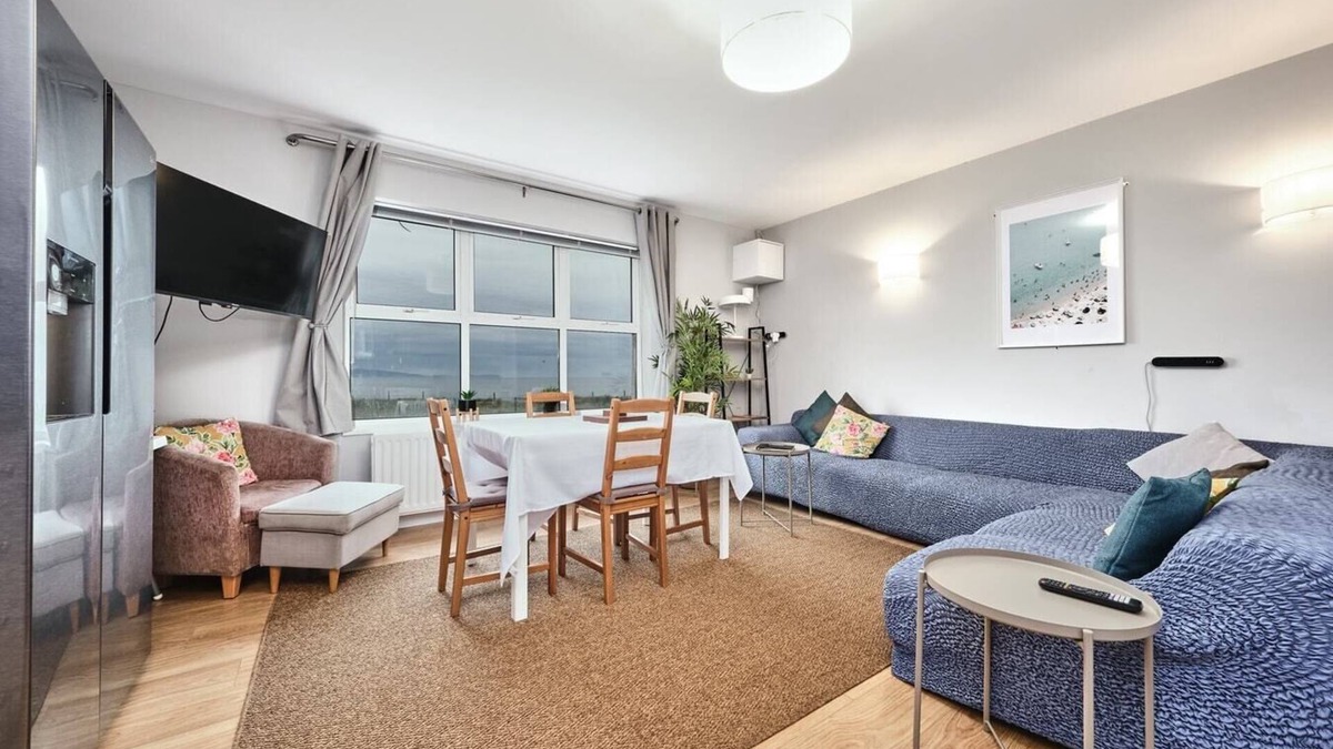 Portrush Apartment | Dunluce Park 6 ~ Deluxe Penthouse with Fab Seaview