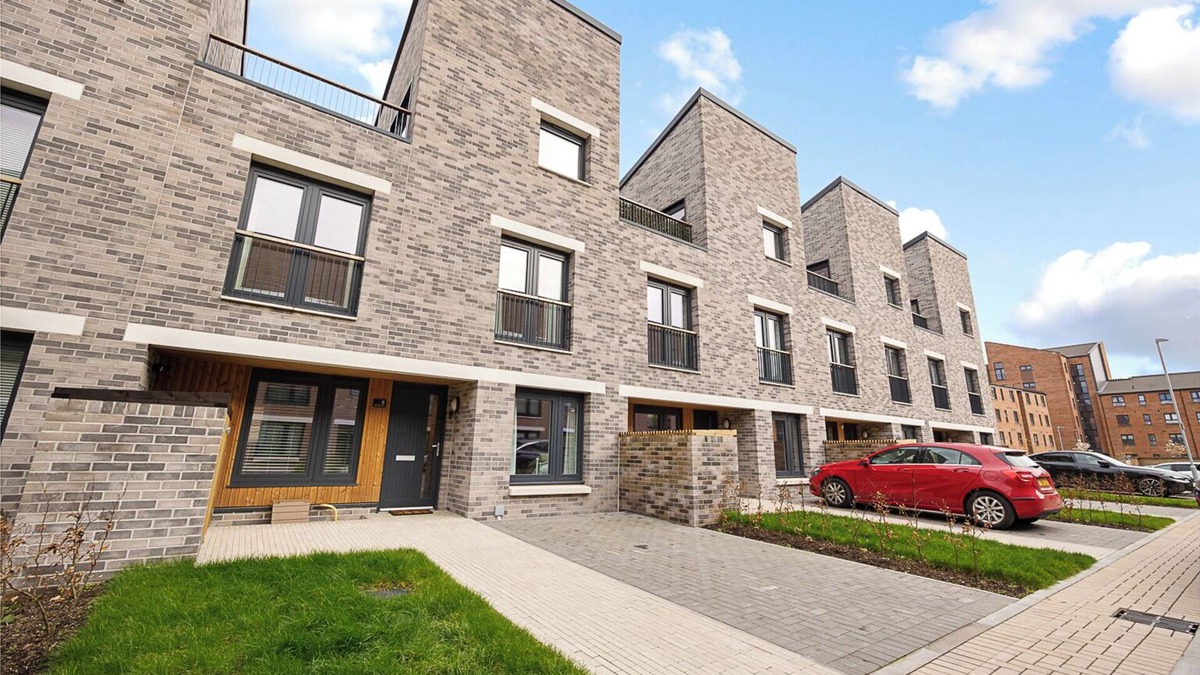 North Glasgow House | Dunmore Rooftopn