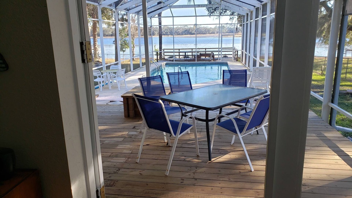 Dunnellon House | Dunnellon Pool House on Tiger Lake Near Rainbow River State Park & Tubing