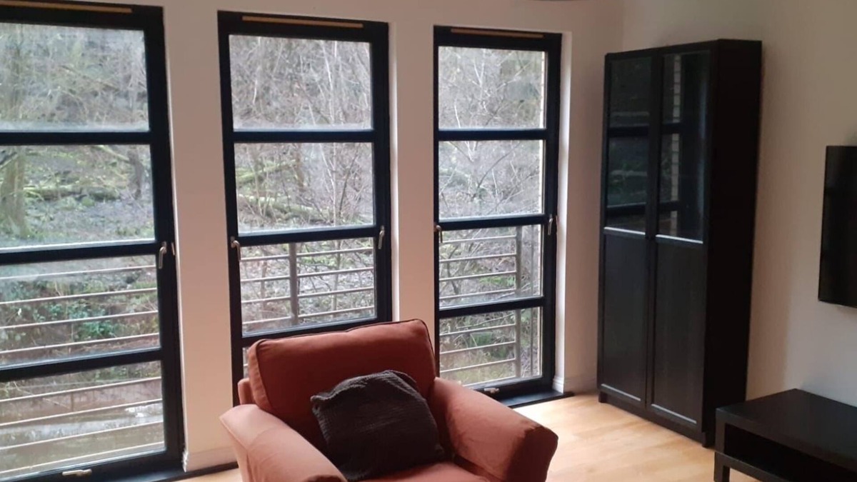 Clydebank Apartment | Duntocher Village Flat