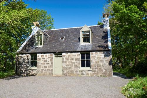 Caroy House | Dunvegan Castle Gardens Cottage