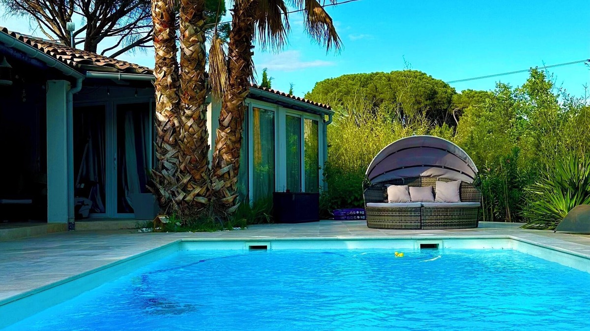 Vidauban House | Duo, Jaccuzi Privatif, Piscine, à 40 m de la mer Animaux de Compagnie Acceptés