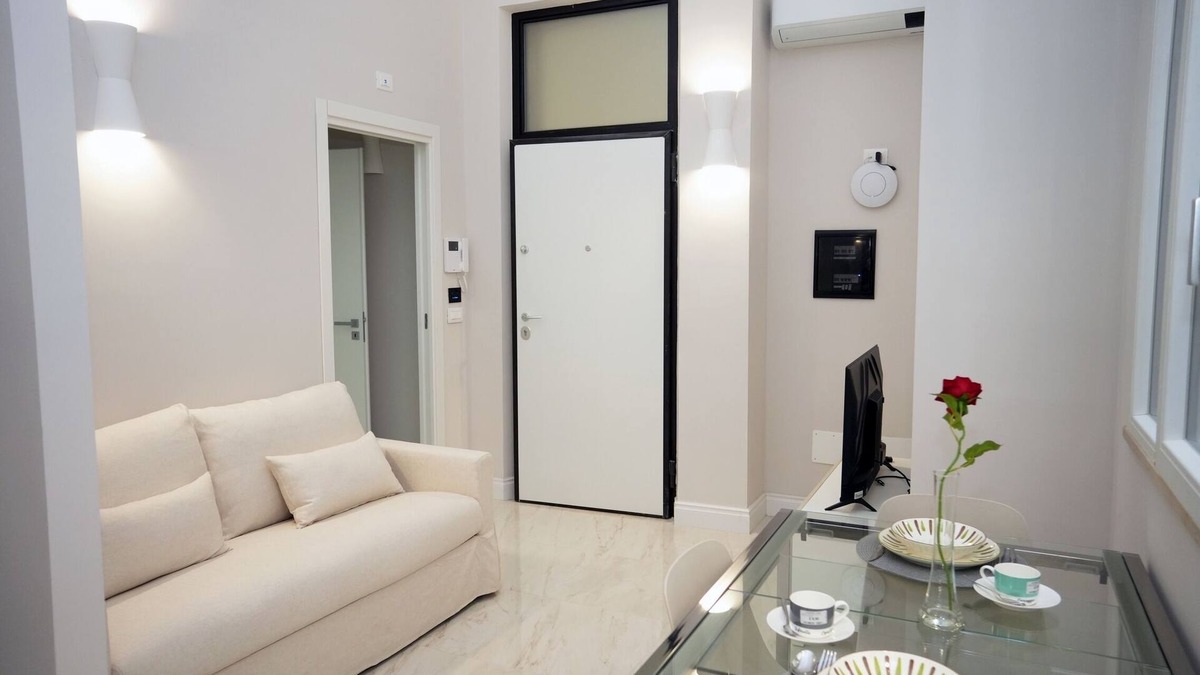 Reggio Calabria Apartment | Duomo Luxury Suite 2