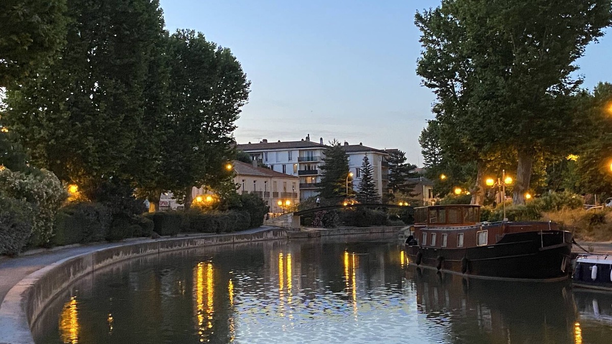 Anatole France Apartment | Dupleix AU FIL DU Canal