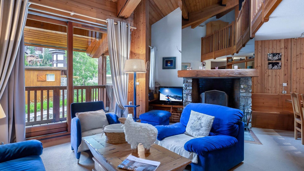 Val-d'Isere Apartment | Duplex élégant au centre de Val d'Isère, proche pistes, parfait pour famille de 7
