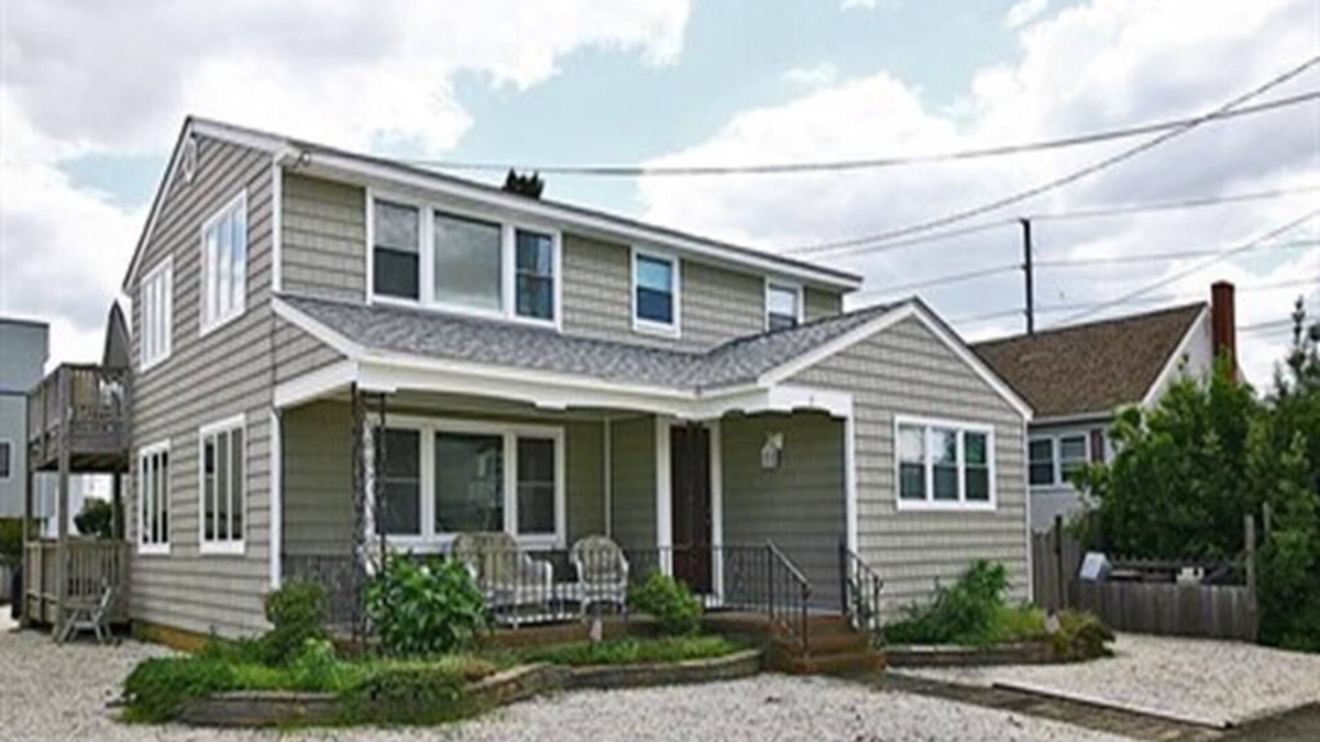 North Beach Haven House | Duplex 1st fl; Ocean Side; Beach Badges; Outdoor Shower; WiFi 40794