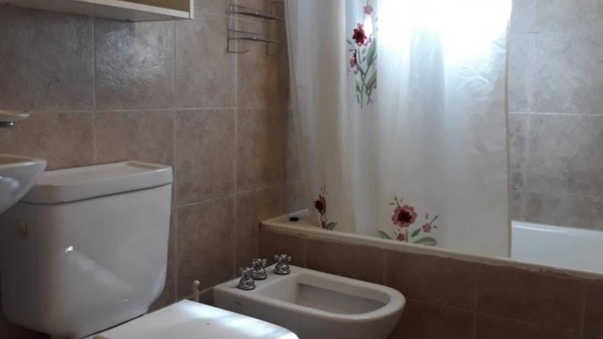 Puerto Madryn House | DUPLEX 2 CUADRAS DEL MAR ESTACIONAMIENTO PRIVADO