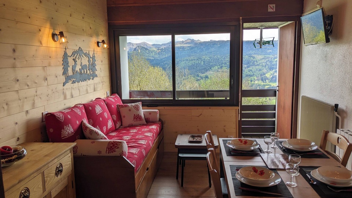 Murat-le-Quaire Apartment | Duplex 4/6 Pers Dans une Ambiance Chaleureuse Avec vue Imprenable sur le Sancy