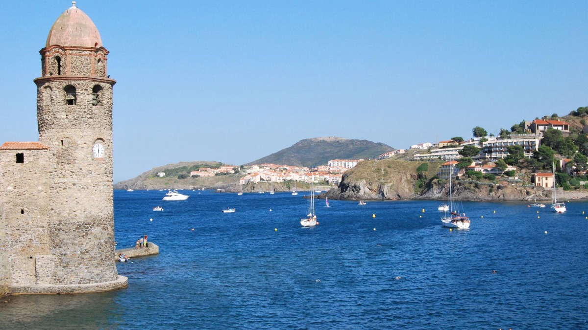 Collioure Apartment | Duplex, 6 people, balconies on the bay of Collioure and terrace, unique view