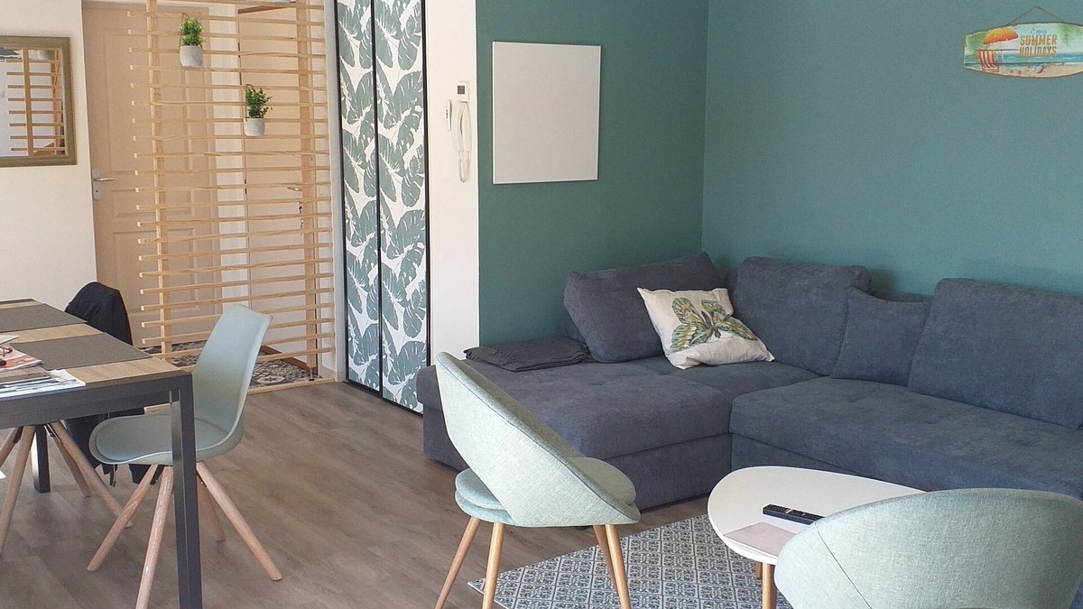 Saint-Regnobert-de-la-Cote-de-Nacre Apartment | DUPLEX 72m² apartment renovated in 2020 400m from the beach and shops