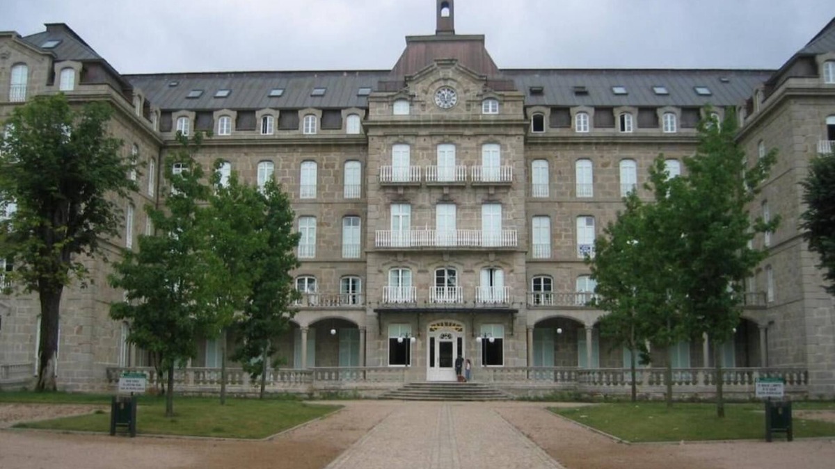 Mondariz-Balneario Apartment | Duplex apartment Residencial Gran Hotel