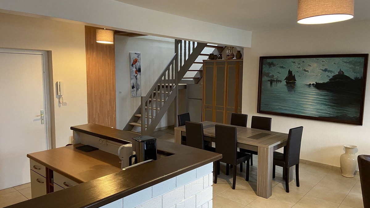 Roscoff Apartment | Duplex apartment 200m from the beach and thalassotherapy centre