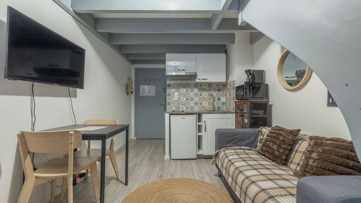 Marengo - Jolimont Apartment | Duplex apartment 200m from the station, in the town center