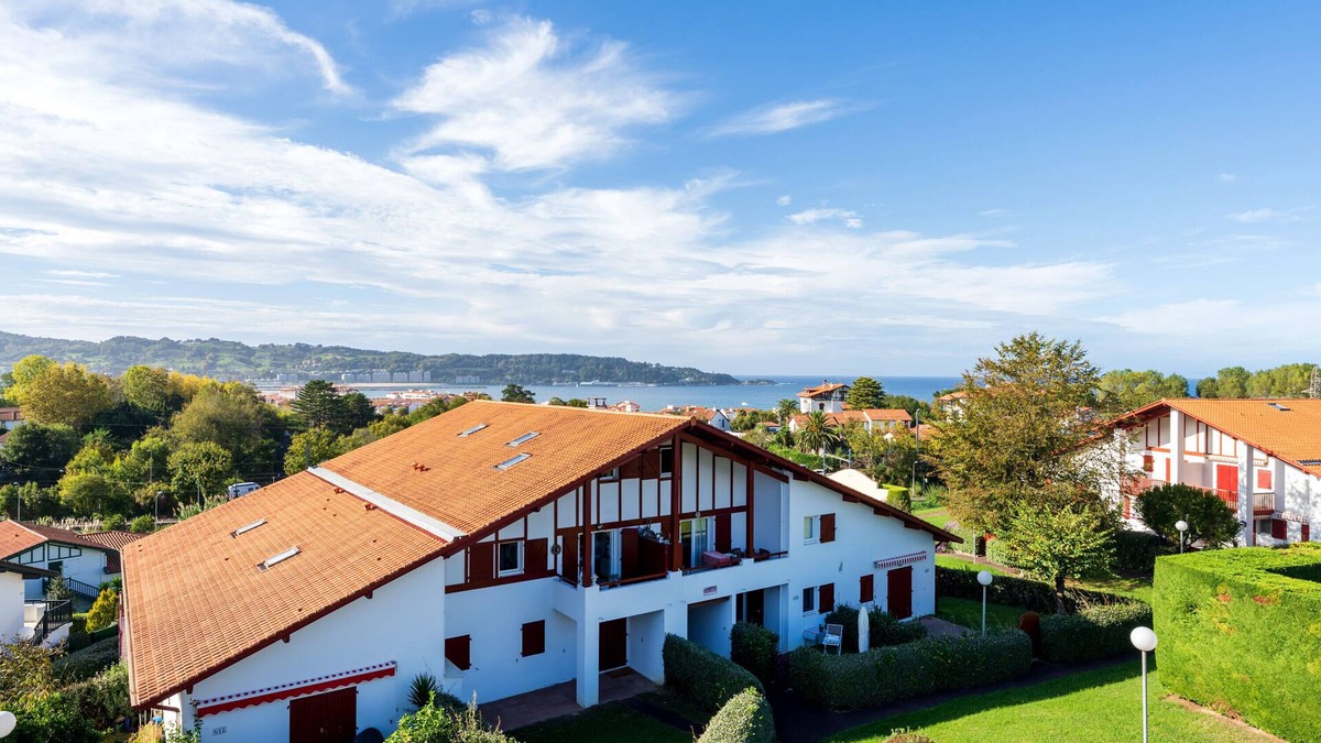 Hendaye Apartment | Duplex Apartment with Shared Pool and Sea View