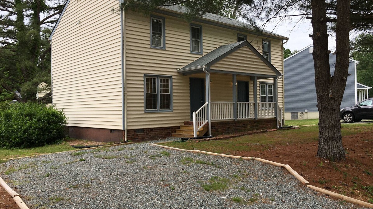 North Chesterfield Apartment | Duplex Apt (Sunshine Suite)