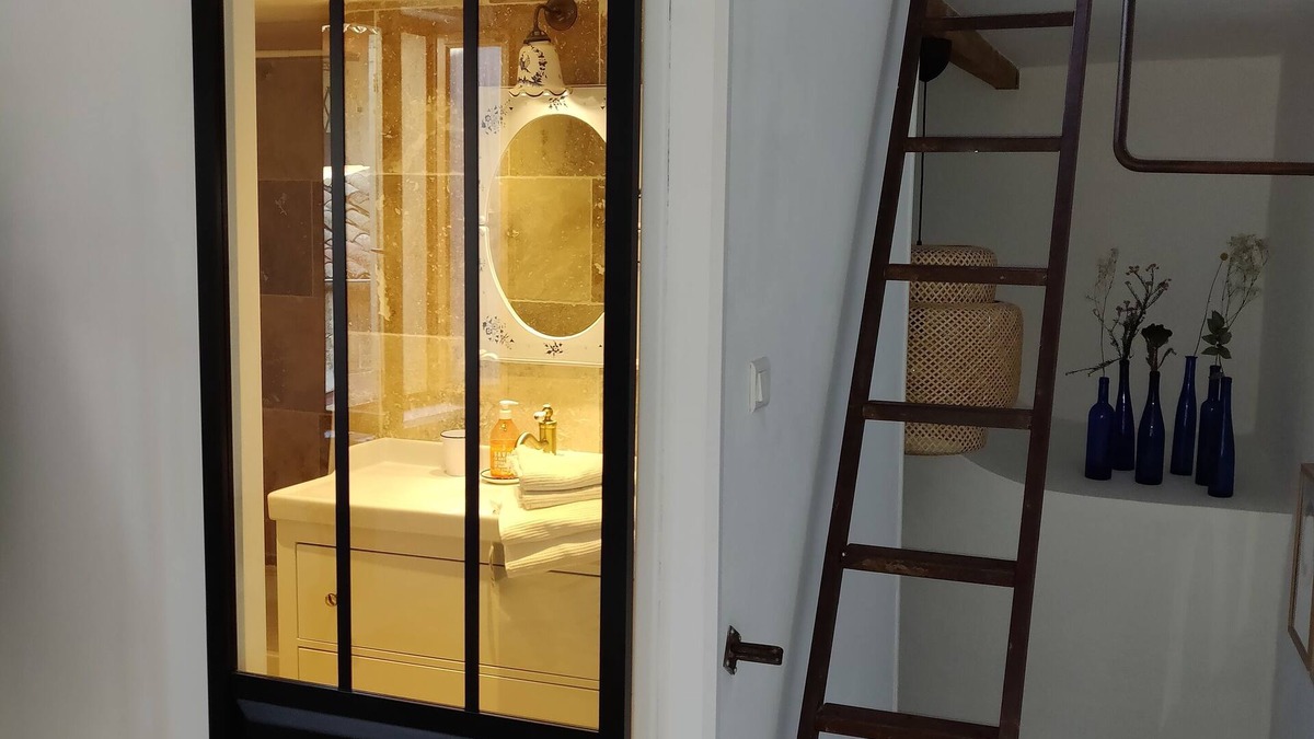 Lourmarin Apartment | "Duplex Atelier/coeur de Lourmarin"