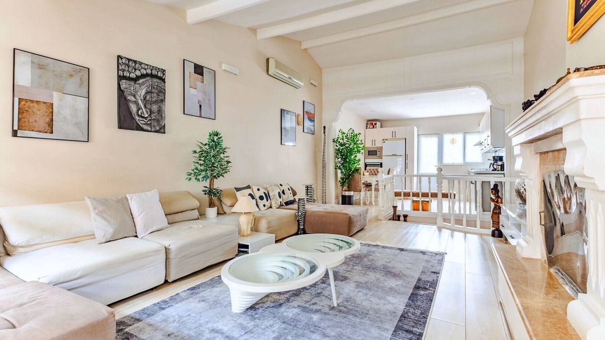 Sisli Apartment | Duplex Flat w Fireplace 7 min to City's Nisantasi