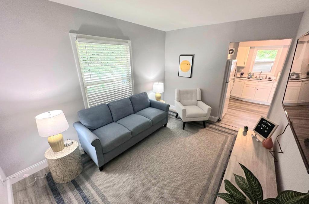 St. Charles Apartment | Duplex Hideaway in Saint Charles MO