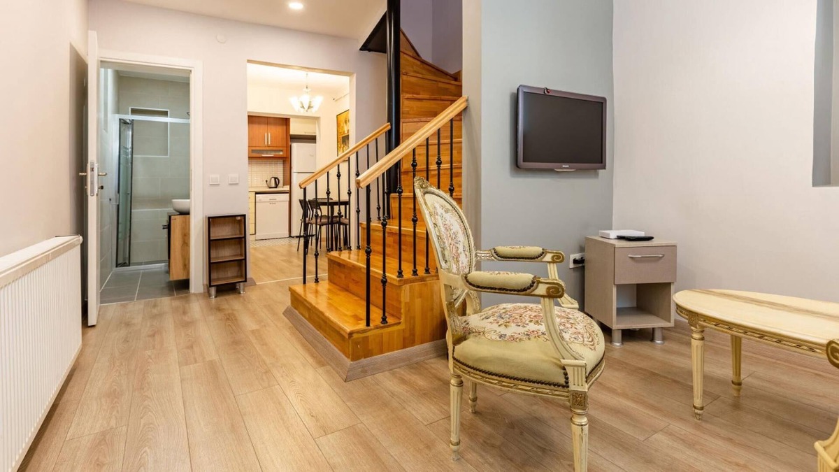 Harbiye Villa | Duplex House near Trendy Attractions in Sisli