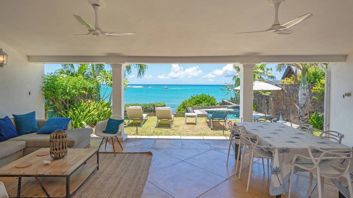 Cap Malheureux House | Duplex La HOULE- waterfront, colonial style