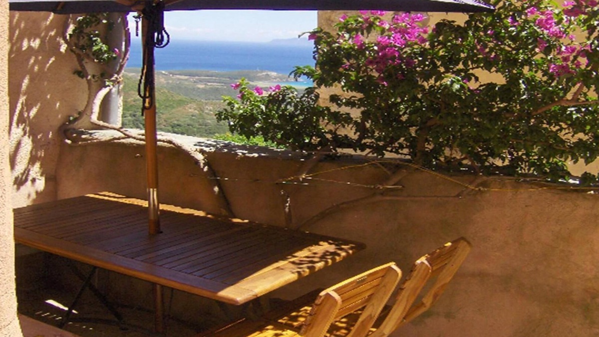 Rogliano House | Duplex(Link-up) in beautiful house of character brings down and sea view