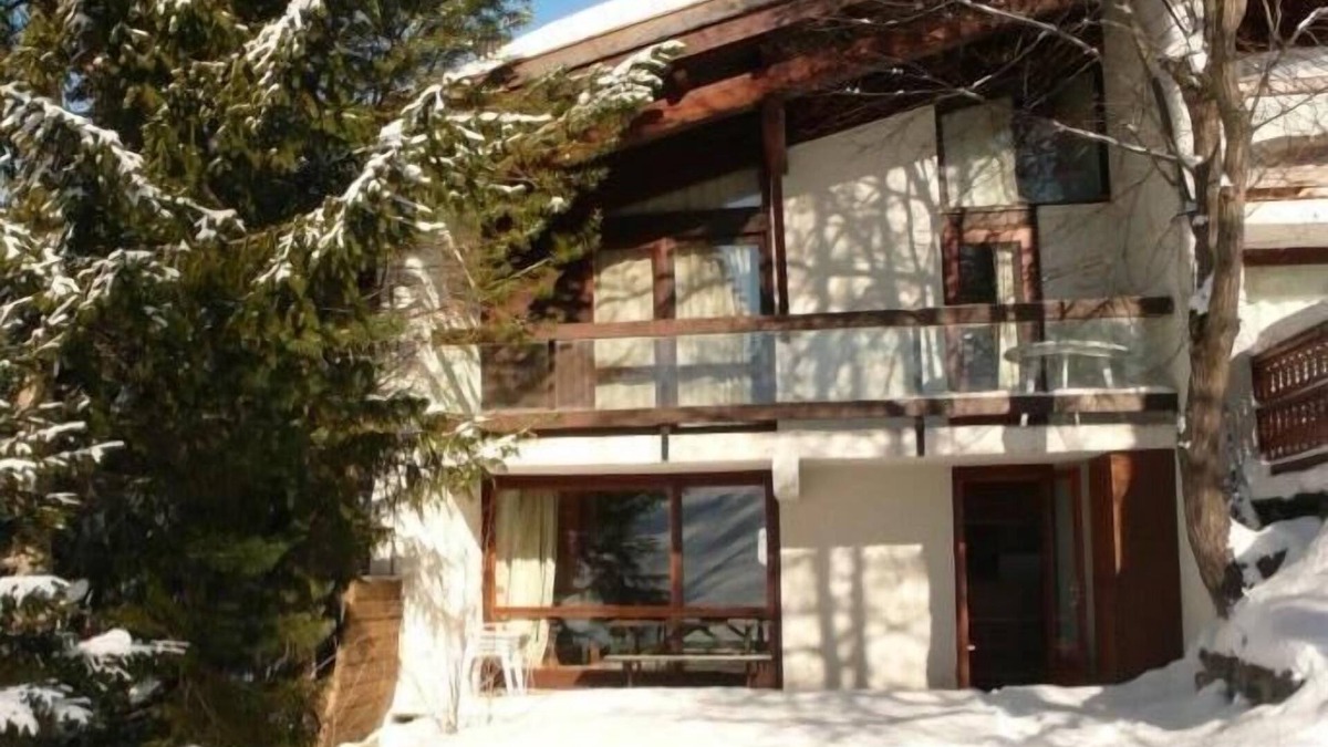 Arc-1600 Apartment | DUPLEX LUXE ARCS 1600 SOUTH GARDEN ON PISTE, FIREPLACE, ALL WOOD, PARKING