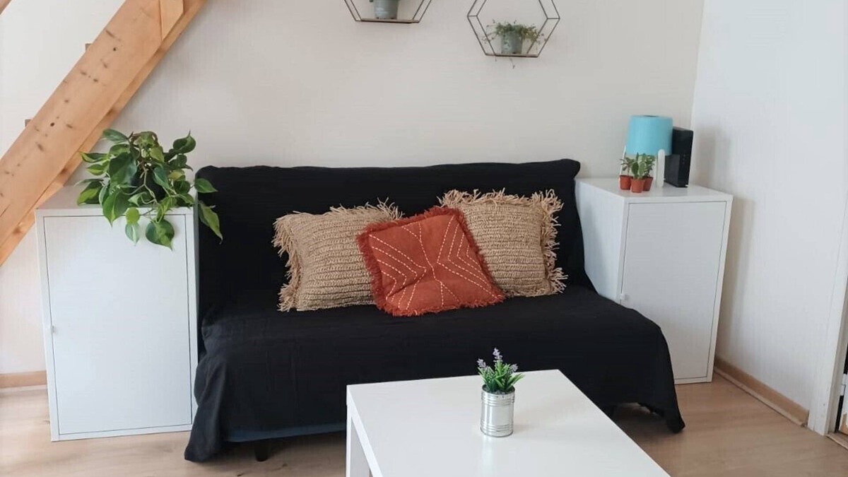 Miroir - Batignolles Apartment | Duplex near Mans station