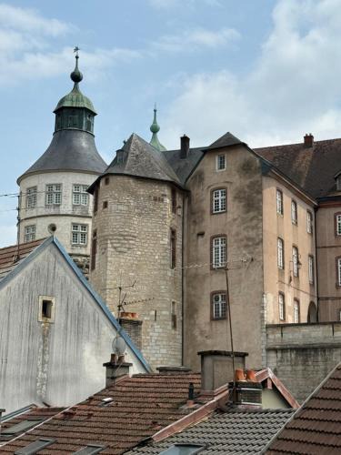 Montbeliard Apartment | Duplex spacieux - Centre ville - Vue sur le château