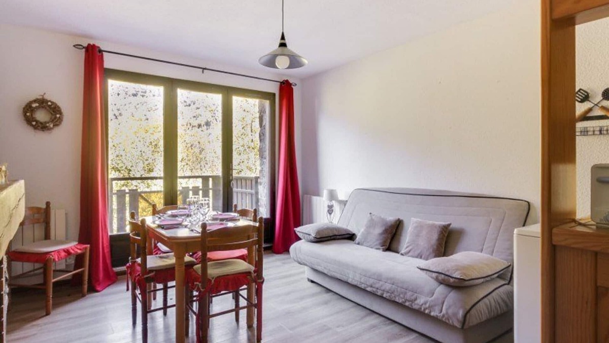 Esquieze-Sere Apartment | Duplex T3 Apartment for 6 with Fireplace and Balcony in Esquièze-Sère