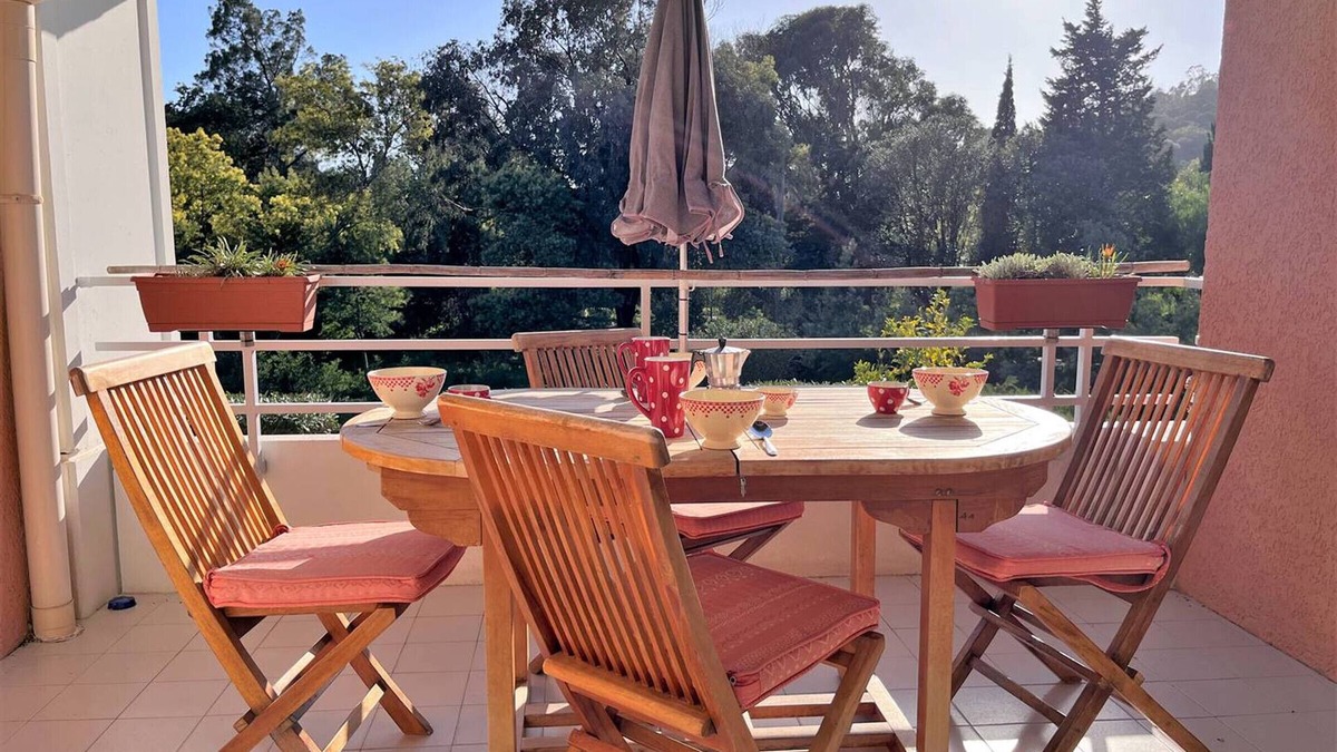 Cavaliere Apartment | Duplex with Terrace, Solarium, and Parking - 6 Guests, Near Beach in Cavalière