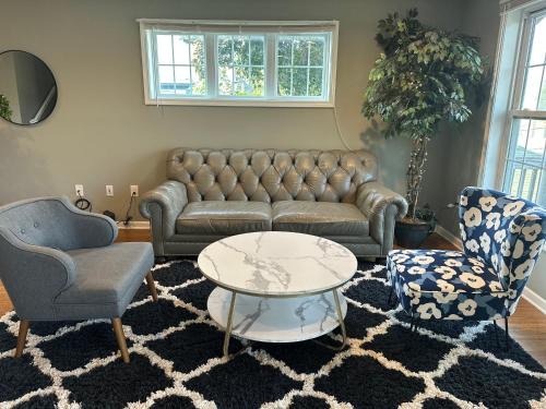 Lowry Hill East House | Dupont4 Oasis