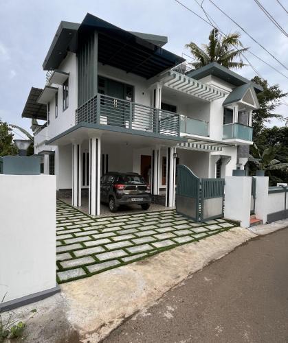 Alwaye Villa | Dutch Heaven - Luxury Rental Villa Near Cochin Airport