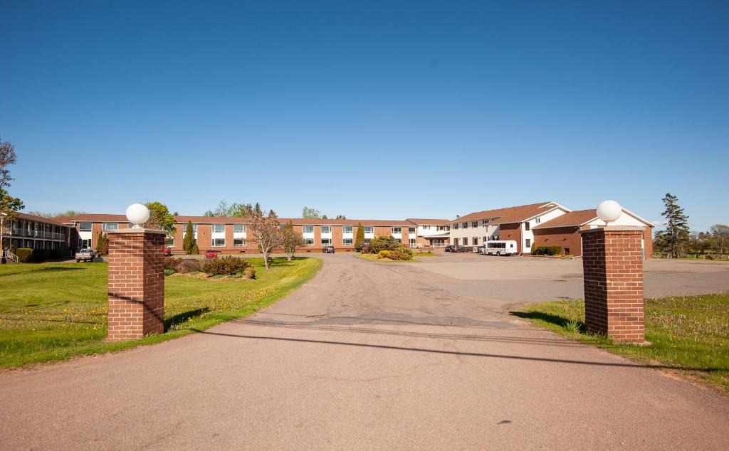 North River Hotel | Dutch Inn