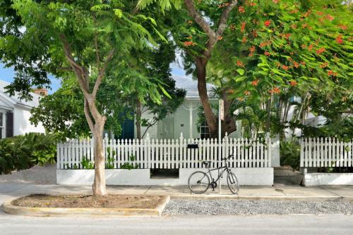 Uptown - Upper Duval House | Duval Street Fantasy Resort Villa