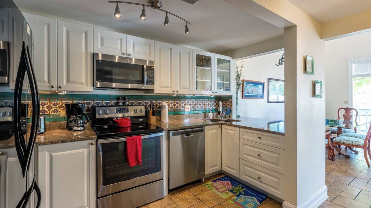 Uptown - Upper Duval House | Duval Street Suite in Key West