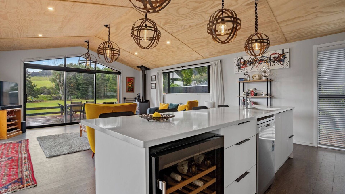 Duvauchelle House | Duvauchelle Daydreamer - Duvauchelle Holiday Home