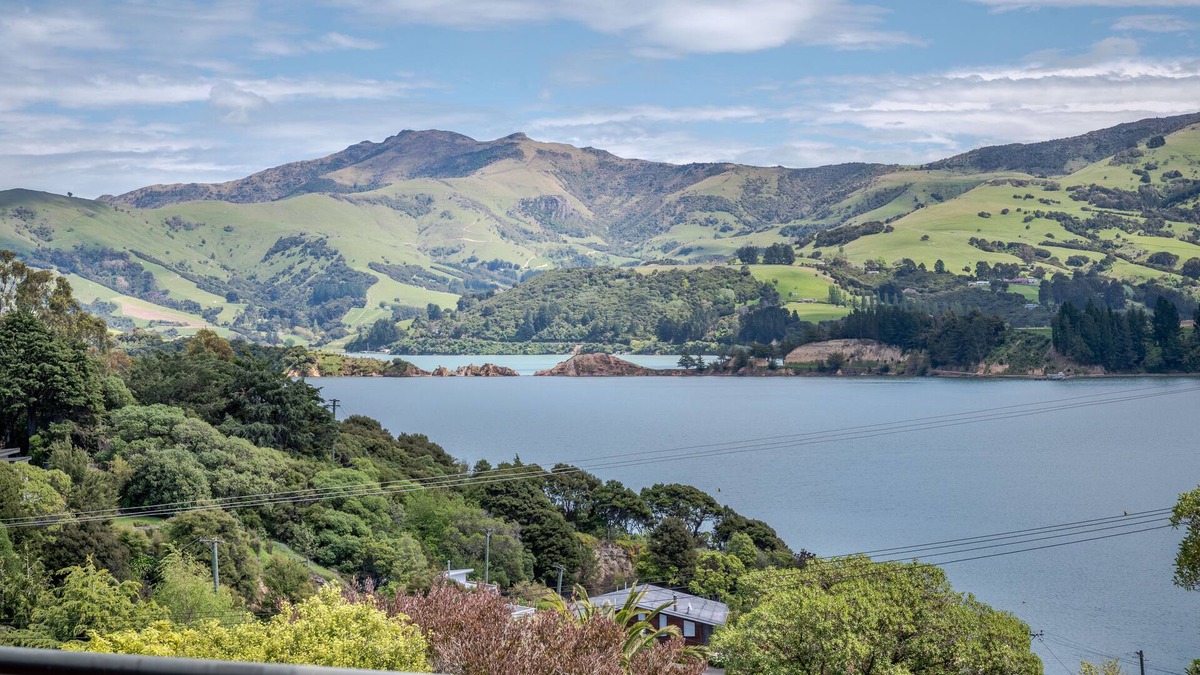 Duvauchelle House | Duvauchelle Delight - Duvauchelle Holiday Home