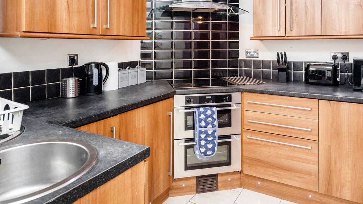 Basildon House | Dwellers Delight Living 3/4 Bedroom House✪ Gobions ✪ Prime Location ✪ Basildon ✪